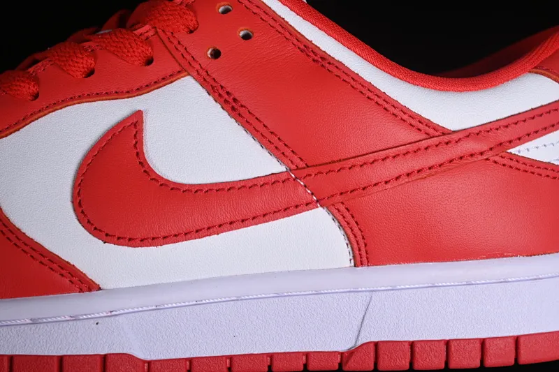 All Categories Nk SB Dunk Series Nk SB Dunk Low Low-top Sneakers Nk Dunk Low SB "University Red" White and Red Dunk Series First Layer Low-top Casual Sports Skateboard Shoes CU1727-100